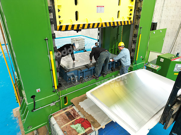 汽車電池液冷板液壓機試機完成 汽車電池液冷板液壓機試機完成