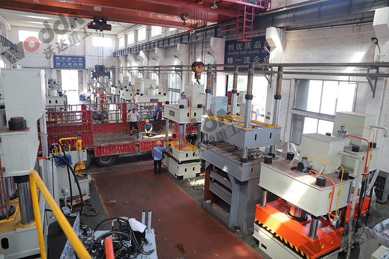 不銹鋼托盤拉伸液壓機裝車發貨