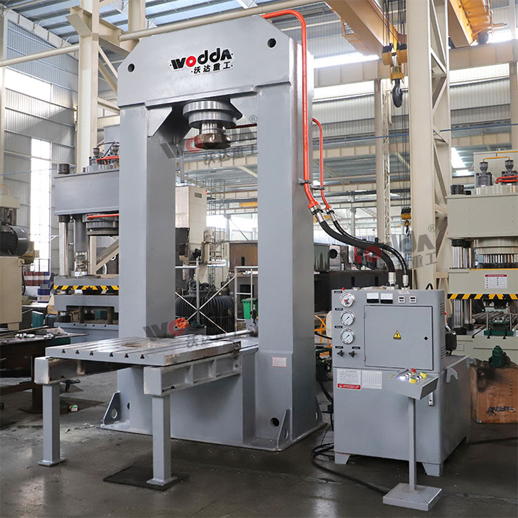 315噸龍門式液壓機 315噸龍門式液壓機