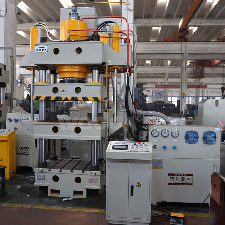 四梁四柱液壓機(jī) 四梁四柱液壓機(jī)